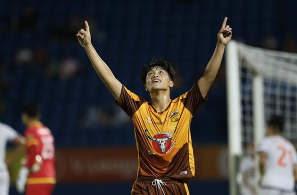 LPBank Hoàng Anh Gia Lai thắng Bình Dương, thoát vị trí áp chót