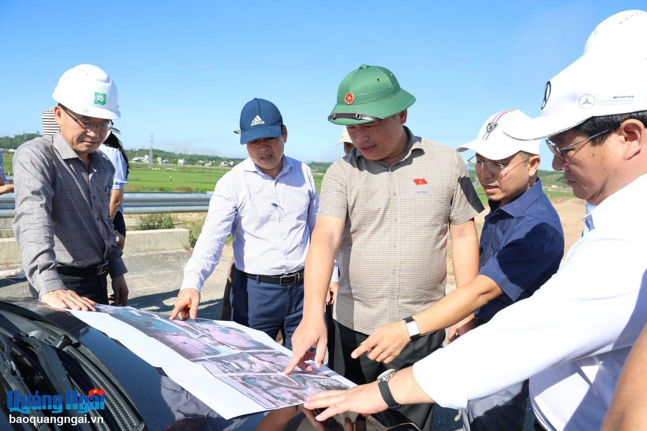 Sớm hoàn thành nút giao Trì Bình - Dung Quất trong năm 2025