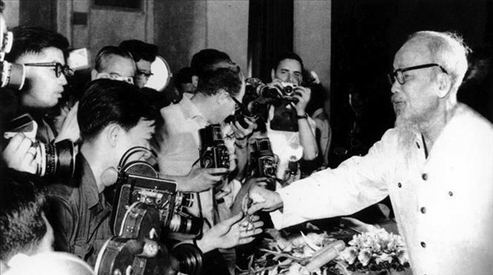 Xây dựng nền báo chí nhân văn, trách nhiệm với nước, với dân