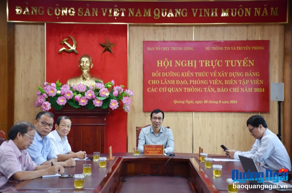 Bồi dưỡng kiến thức về xây dựng Đảng