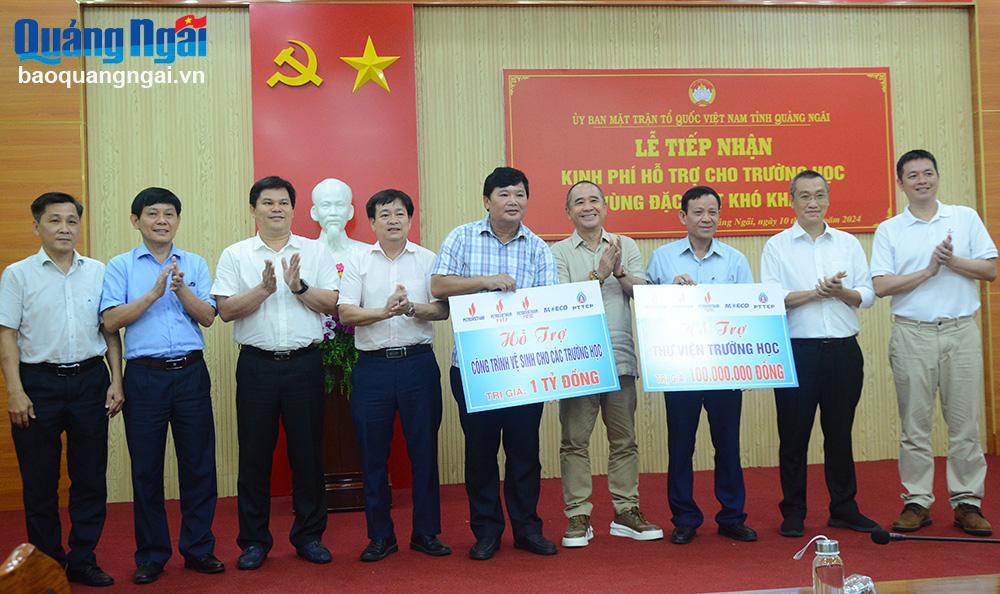 Tiếp nhận 1,1 tỷ đồng hỗ trợ cho trường học ở vùng đặc biệt khó khăn