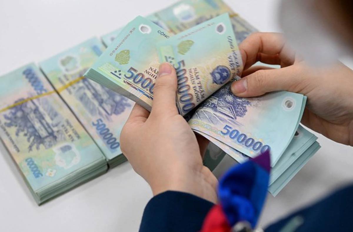 Bộ Chính trị quyết định tăng lương cơ sở 30% lên 2,34 triệu đồng từ 1/7