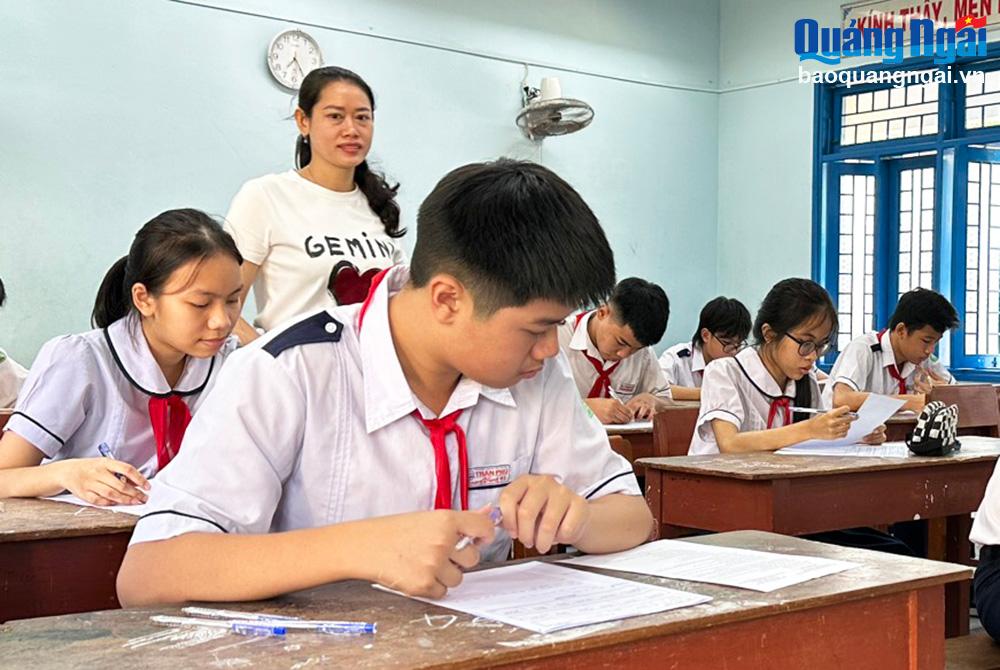 Ngày 6/6, hơn 15 nghìn thí sinh tham dự Kỳ thi tuyển sinh vào lớp 10