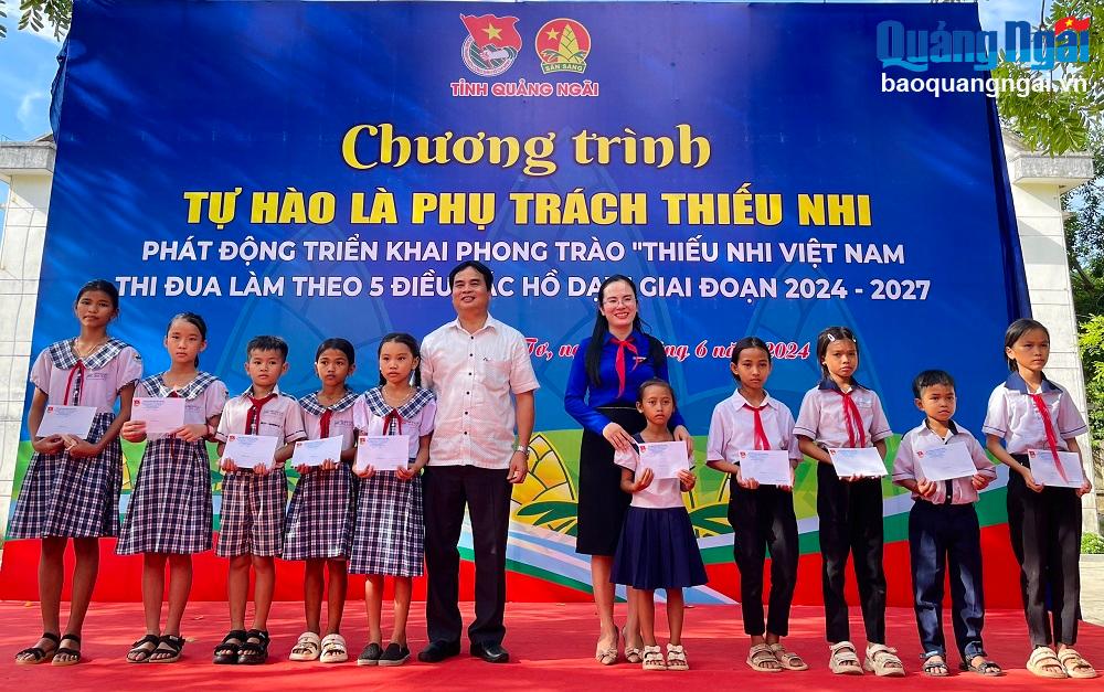 Tuyên dương “Tự hào là phụ trách thiếu nhi”