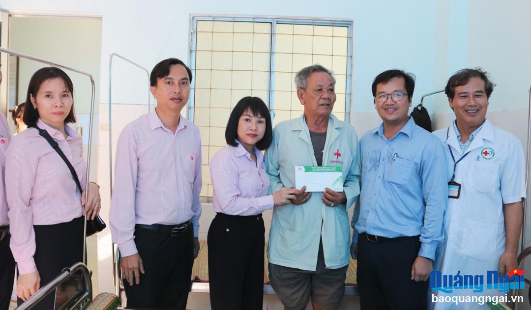 Gần 300 triệu đồng tổ chức các hoạt động tri ân, đền ơn đáp nghĩa 