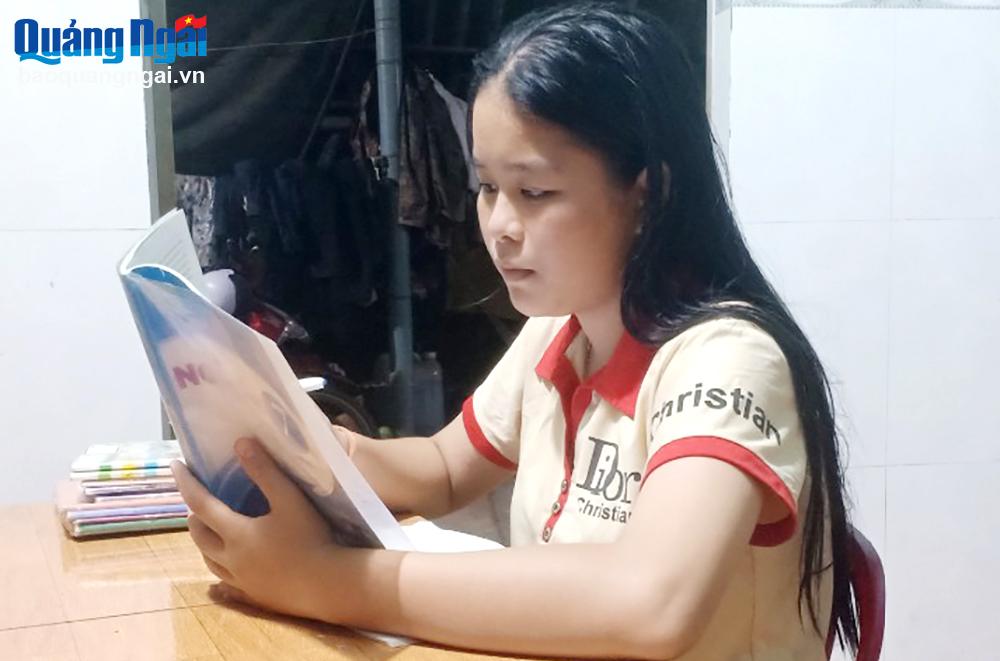 Cô học trò nghèo yêu văn chương