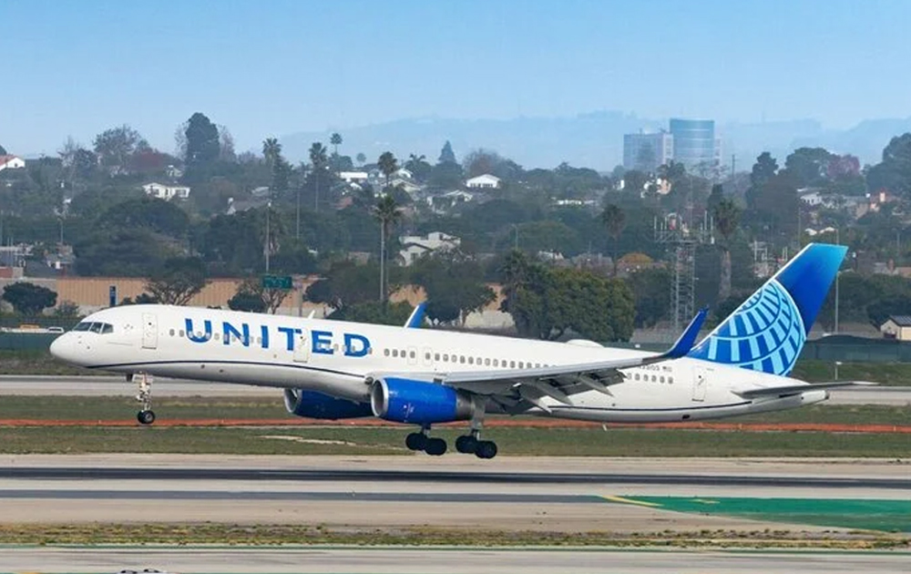 Vừa cất cánh, máy bay Mỹ bỗng dưng rụng bánh