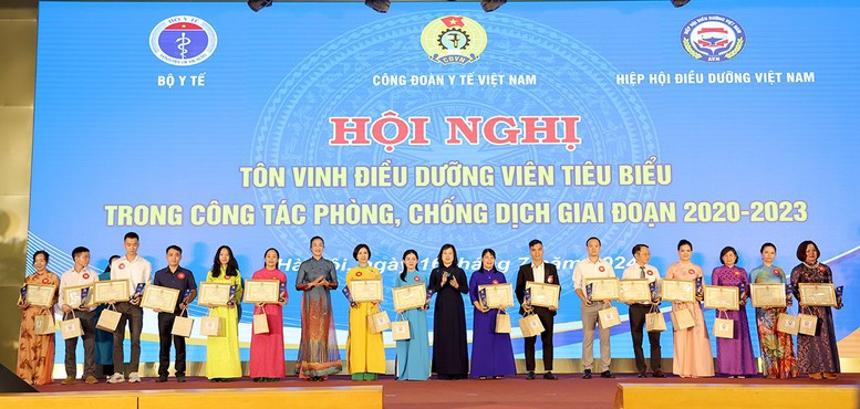 Tôn vinh 135 điều dưỡng tiêu biểu cả nước