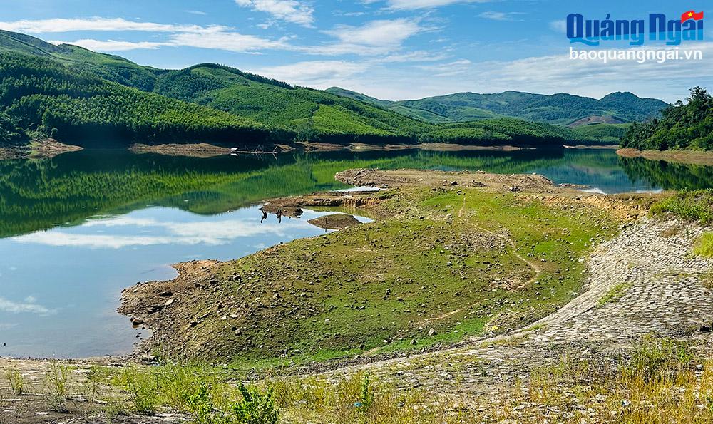 Nạo vét lòng hồ thủy lợi: Quy định chưa rõ, khó thực hiện