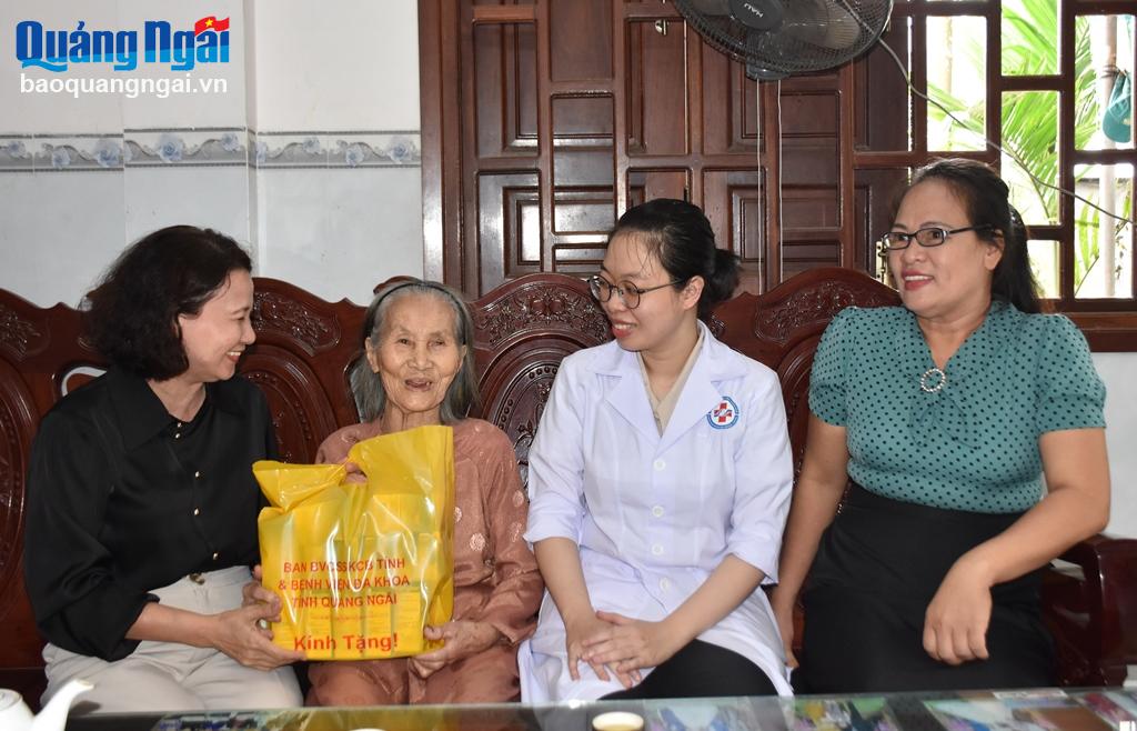 Nghĩa cử tri ân người có công với cách mạng