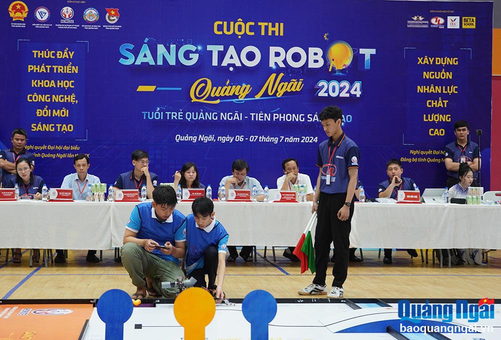 Khai mạc Cuộc thi Sáng tạo Robot Quảng Ngãi lần thứ II