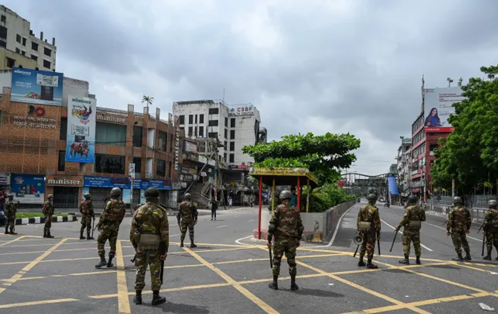 Bangladesh: Người biểu tình xông vào nhà tù giải thoát hàng trăm tù nhân, số người chết vì đụng độ lên tới 100
