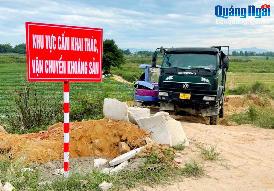 Chỉ đạo xử lý việc khai thác cát trái phép ở xã Tịnh An