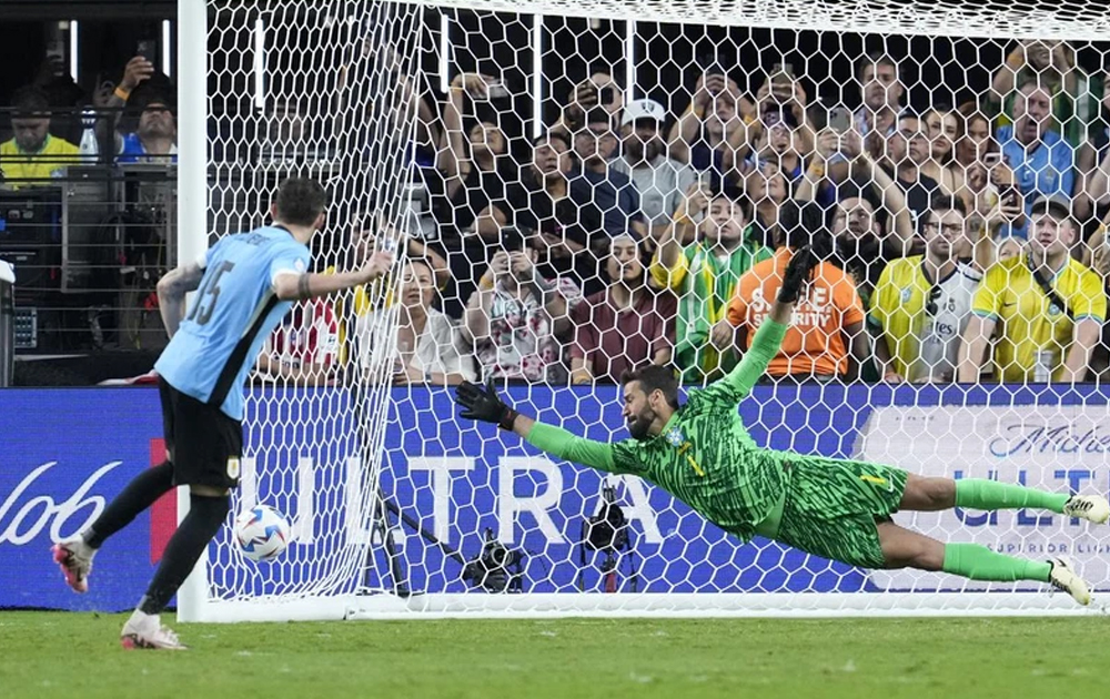 Thua Uruguay ở loạt luân lưu 11m, Brazil bị loại