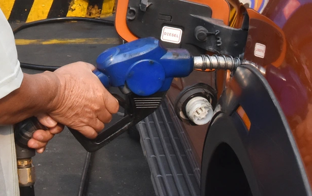 Giá xăng dầu đồng loạt giảm