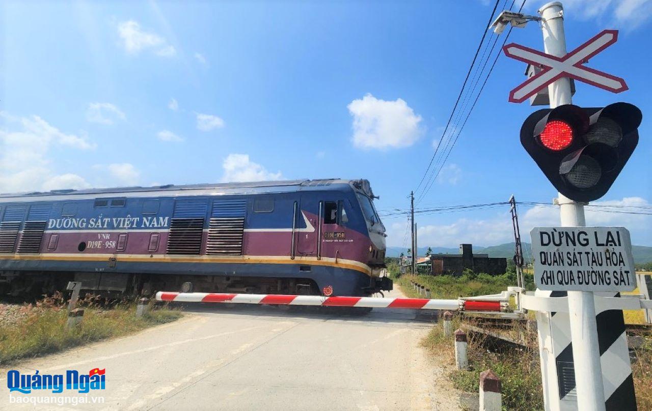 Ngăn chặn nạn ném đá lên tàu hỏa