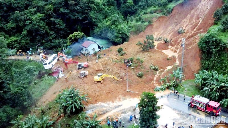 Đề nghị truy tặng Huân chương Dũng cảm nguyên chiến sĩ nghĩa vụ công an trong vụ sạt lở đèo Bảo Lộc