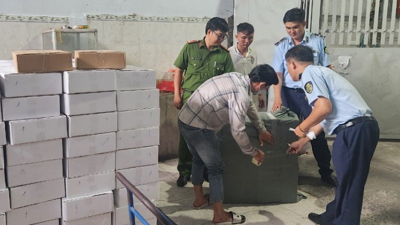 Phát hiện 6 tấn thực phẩm nhập lậu không nguồn gốc tại Bình Dương