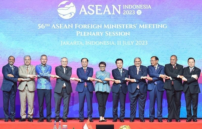 Giữ gìn và phát huy truyền thống vẻ vang, quyết tâm xây dựng ngành ngoại giao vững mạnh, toàn diện, hiện đại