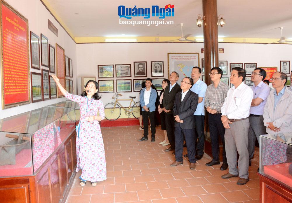 “Cầu nối” du khách với điểm đến du lịch