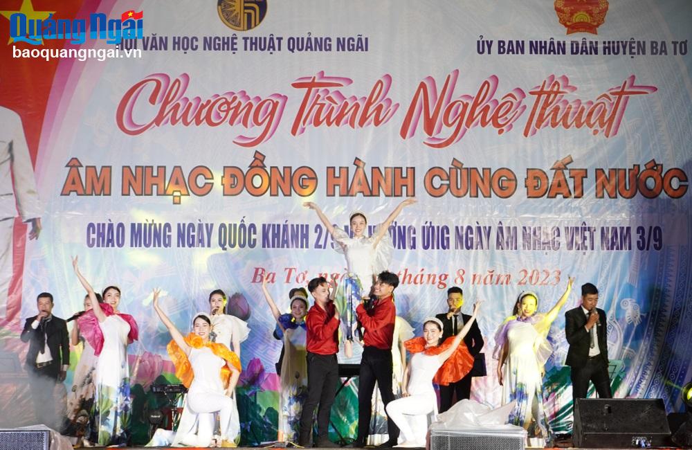 Chương trình nghệ thuật “Âm nhạc đồng hành cùng đất nước”