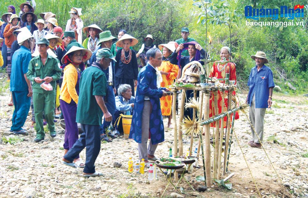 Lễ cúng cầu mưa của người xưa