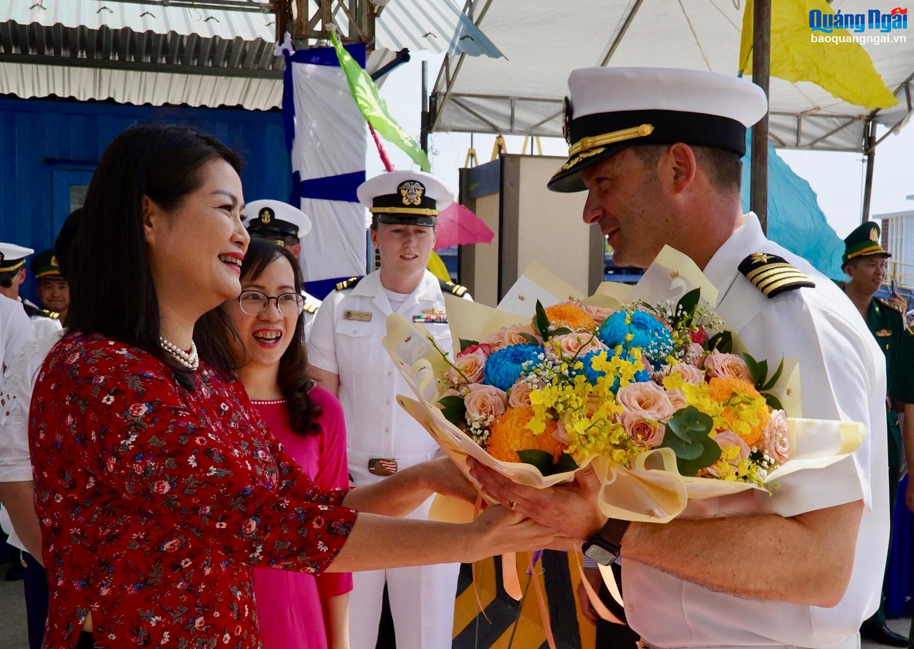 Đoàn công tác Chương trình Đối tác Thái Bình Dương và Thiên Thần Thái Bình Dương đến Quảng Ngãi