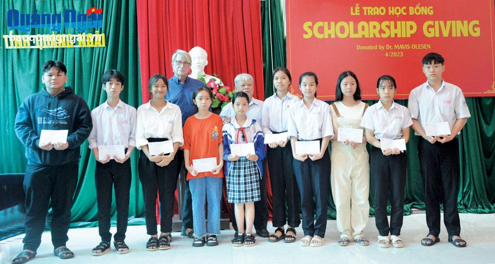 Chăm lo cho nạn nhân chất độc da cam