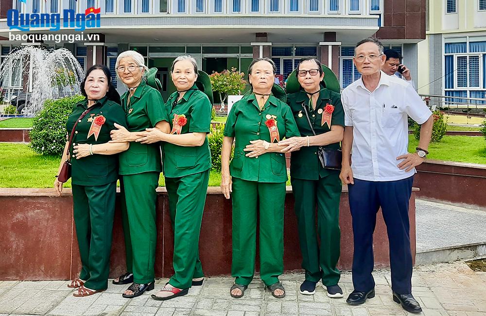 Chín đóa hồng bất tử