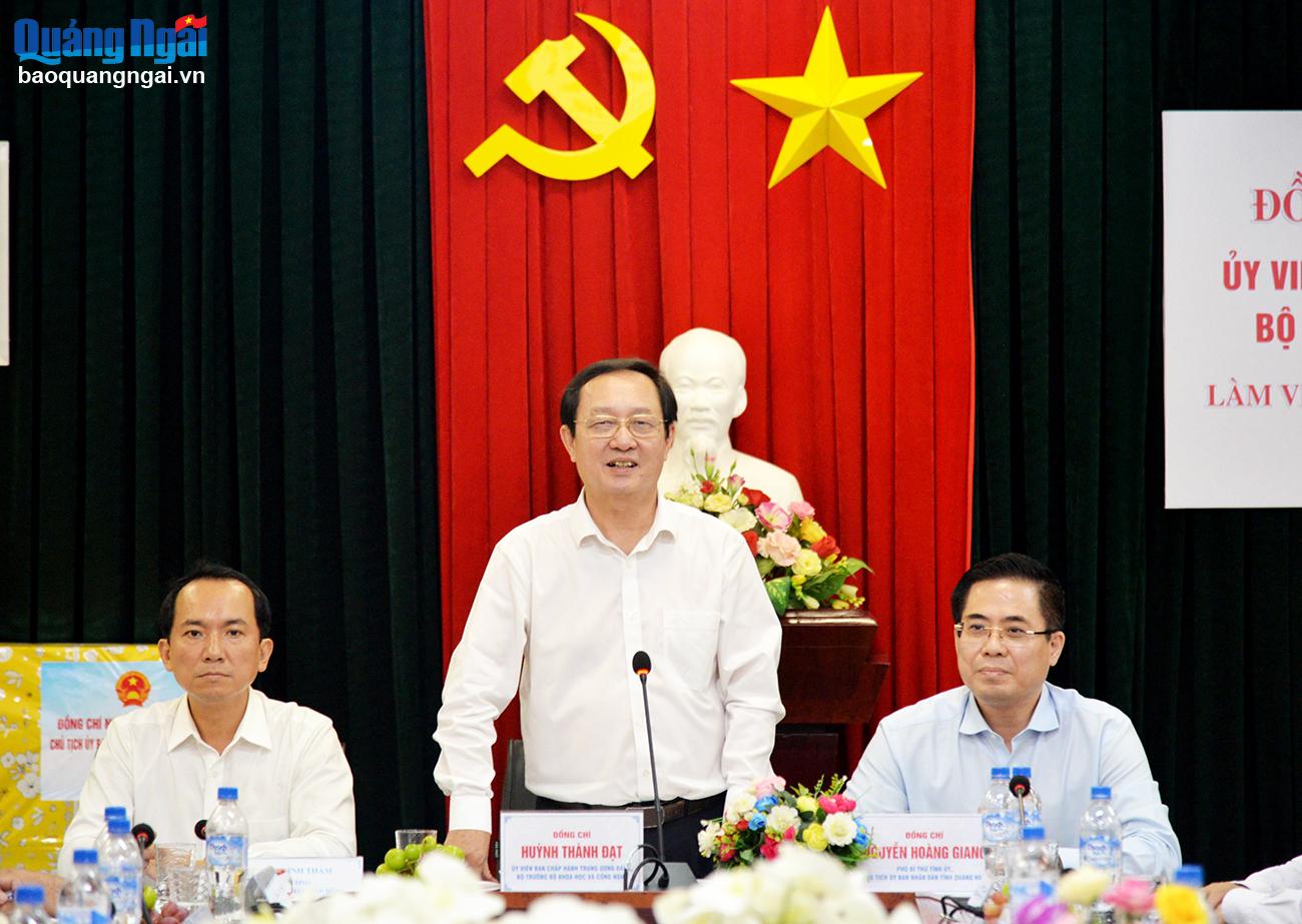 Bộ trưởng Bộ Khoa học và Công nghệ làm việc với Trường Đại học Phạm Văn Đồng
