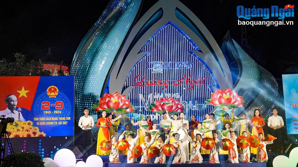 Đặc sắc chương trình nghệ thuật “Âm vang mùa thu”