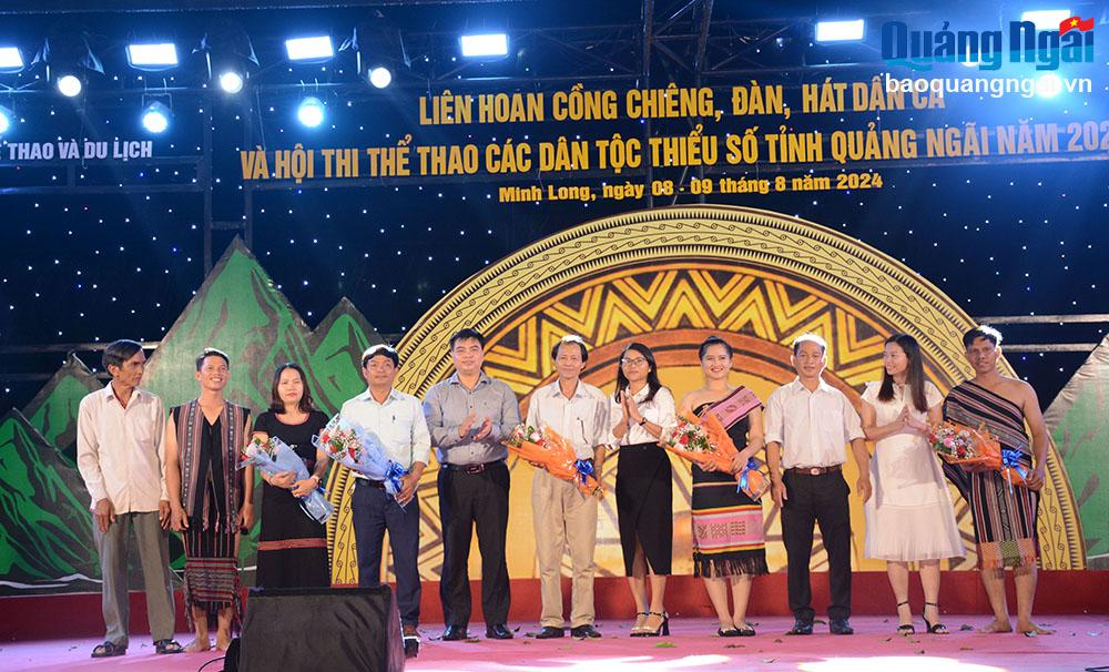 Trao giải Liên hoan cồng chiêng, đàn, hát dân ca các dân tộc thiểu số năm 2024