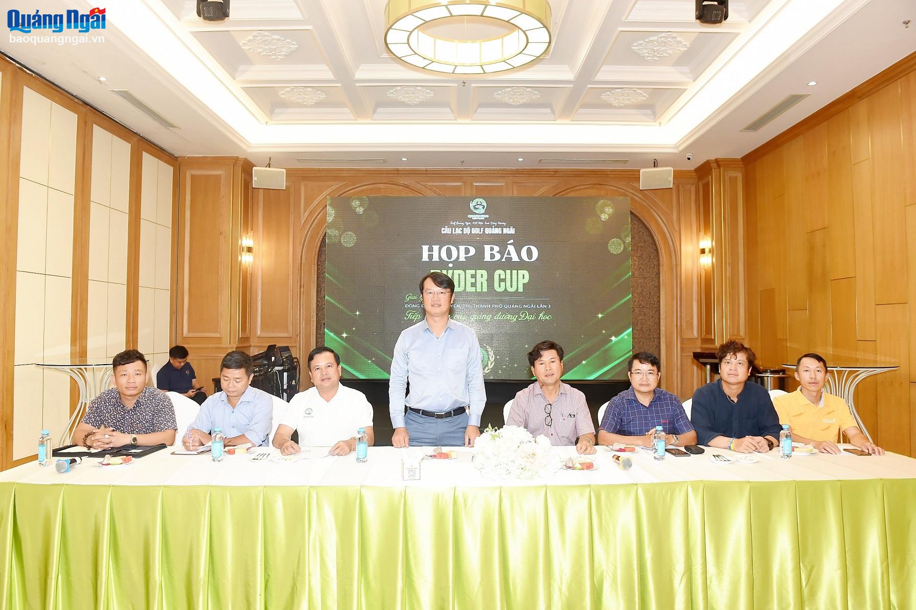 Khởi động giải golf gây quỹ hỗ trợ tân sinh viên