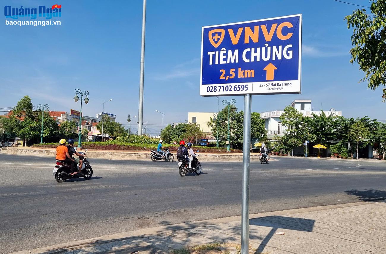 Biển quảng cáo VNVC trái phép ở thành phố Quảng Ngãi