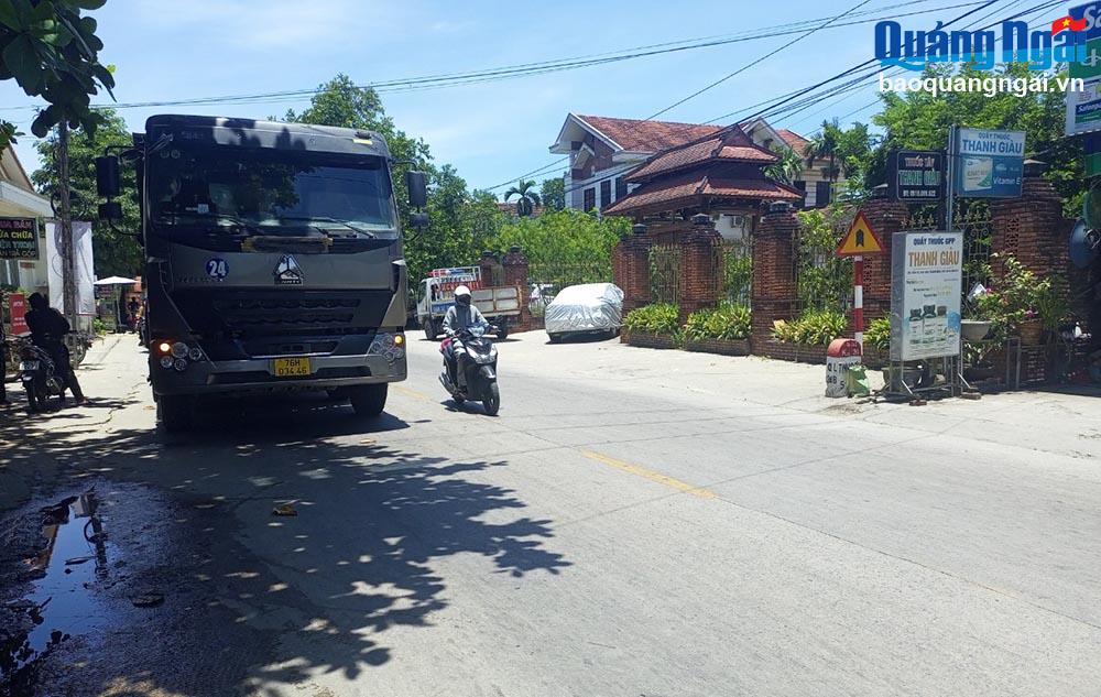 Va chạm với xe tải, một học sinh tử vong