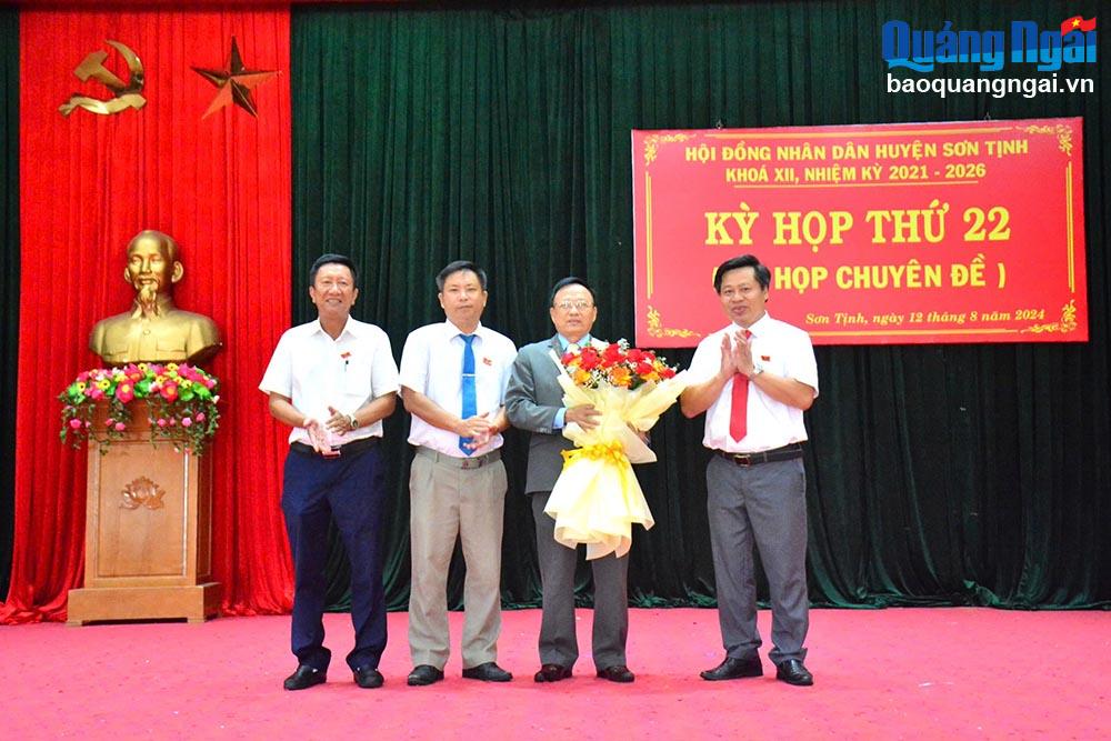 Đồng chí Phạm Xuân Vinh giữ chức Chủ tịch UBND huyện Sơn Tịnh 