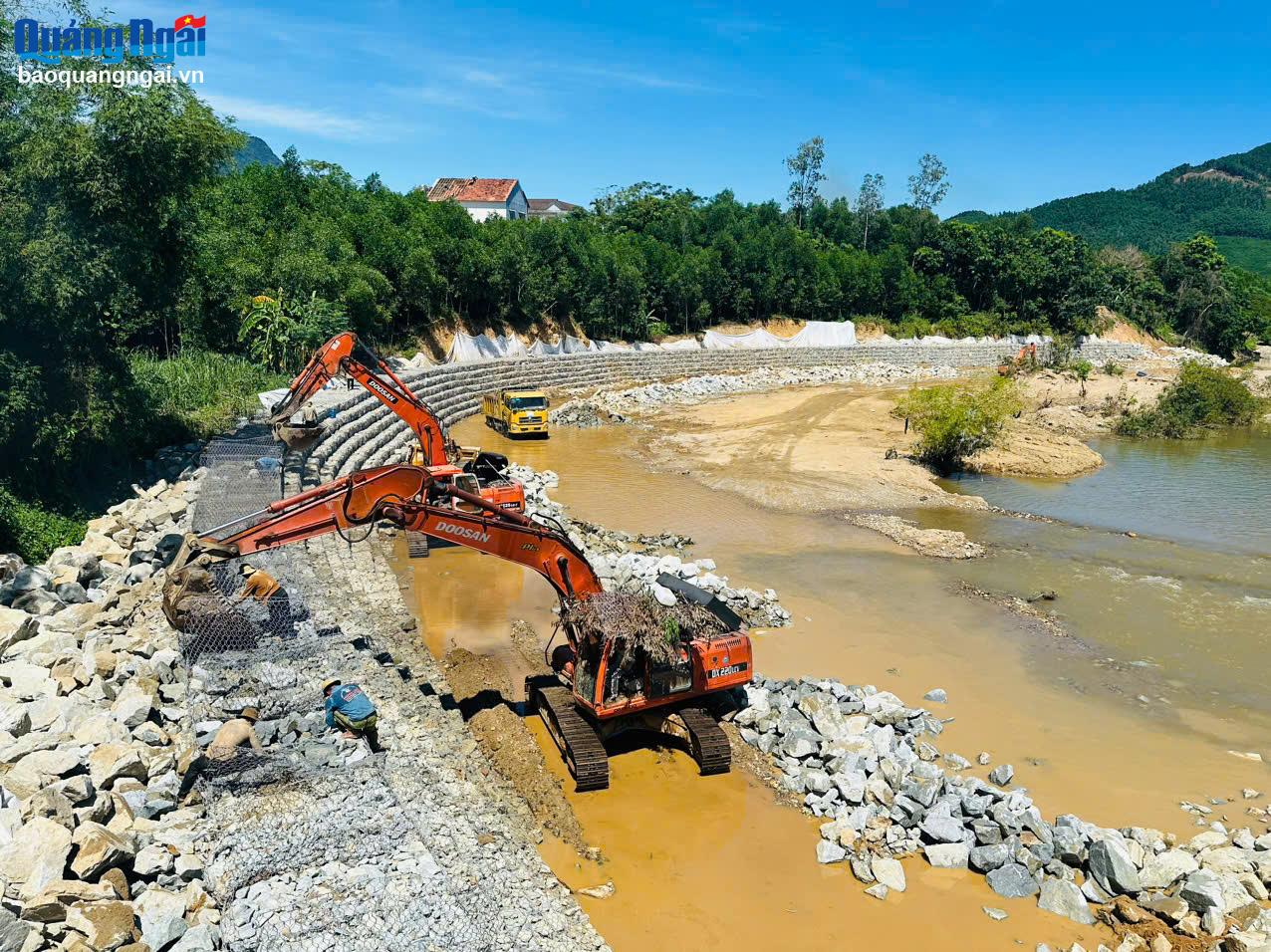 Kiểm tra công tác đảm bảo an toàn công trình thủy lợi, đê điều