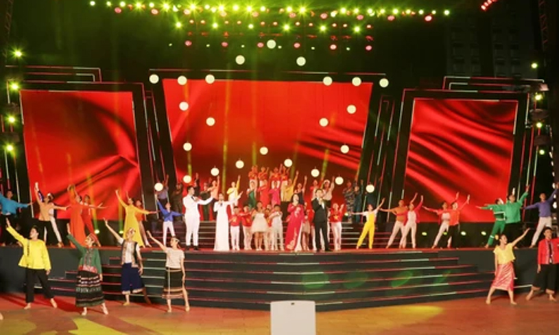 Đặc sắc chương trình nghệ thuật “Việt Nam - Niềm tin ngời sáng”
