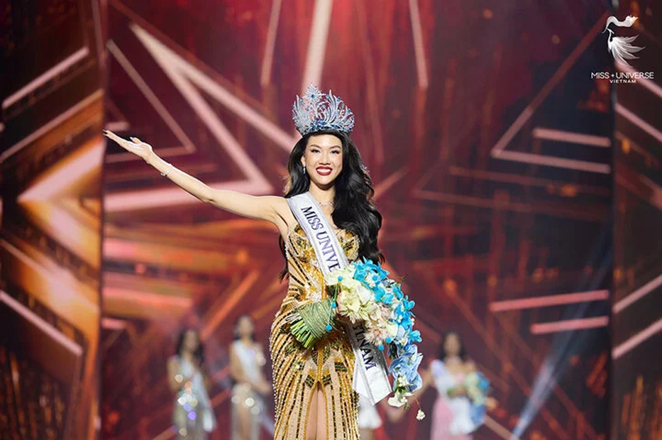 Bùi Quỳnh Hoa đăng quang Miss Universe Việt Nam 2023
