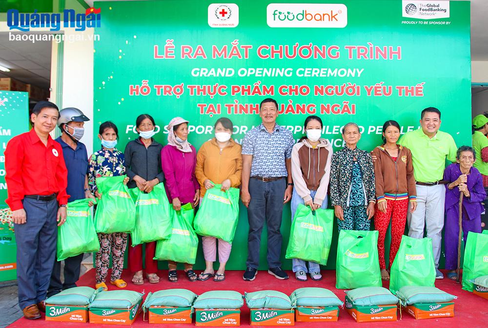 Hỗ trợ người yếu thế tiếp cận nguồn thực phẩm cộng đồng