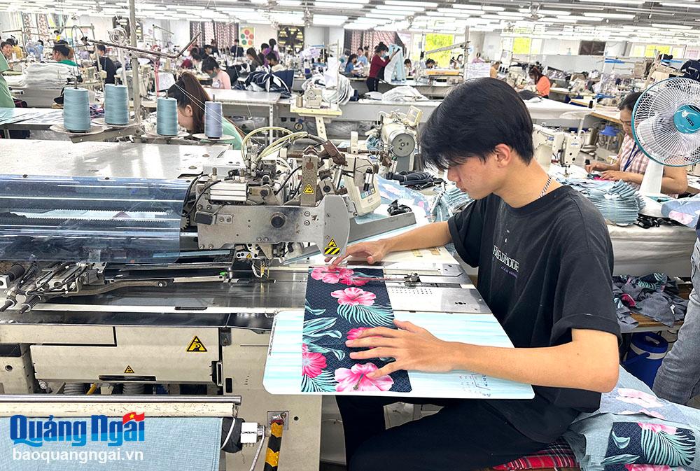 Hướng dòng vốn vào sản xuất