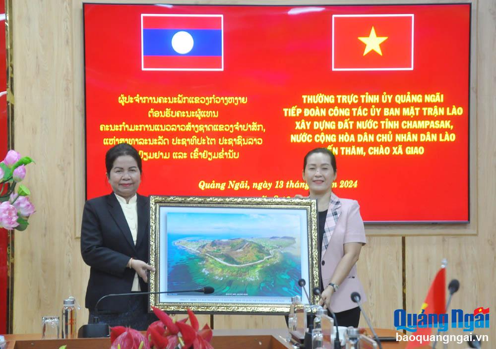 Thường trực Tỉnh ủy tiếp Đoàn công tác tỉnh Champasak