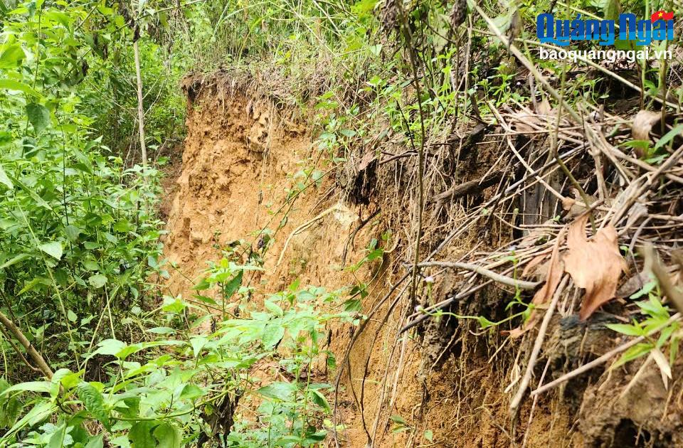 Cảnh báo sạt lở núi Mang Kà Muồng ở huyện Sơn Hà