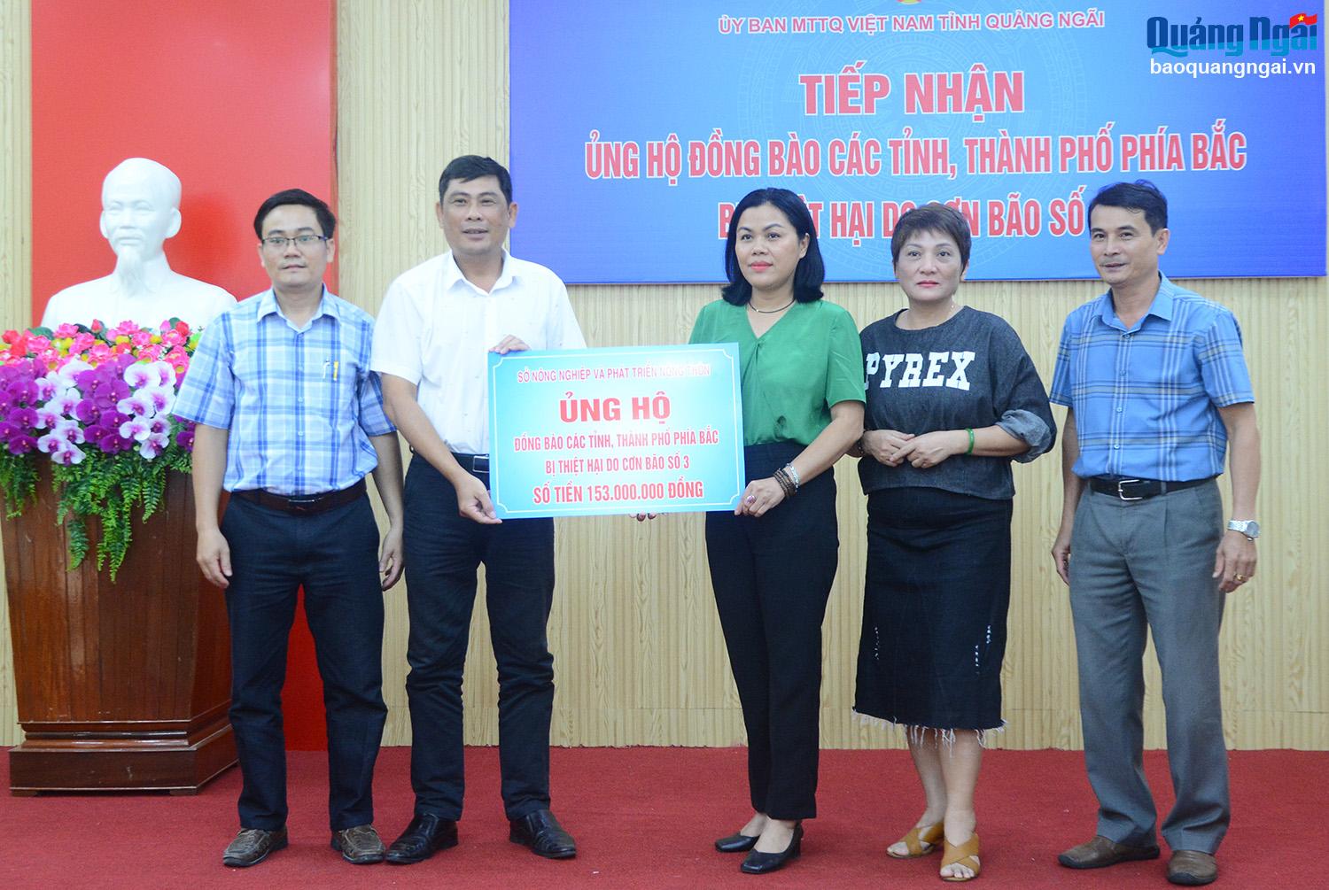 Tiếp nhận 185 triệu đồng ủng hộ đồng bào các tỉnh, thành phố phía bắc