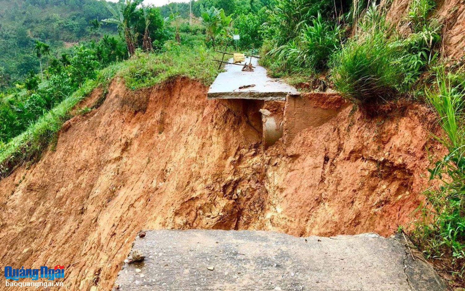 Chủ động triển khai công tác ứng phó sạt lở núi