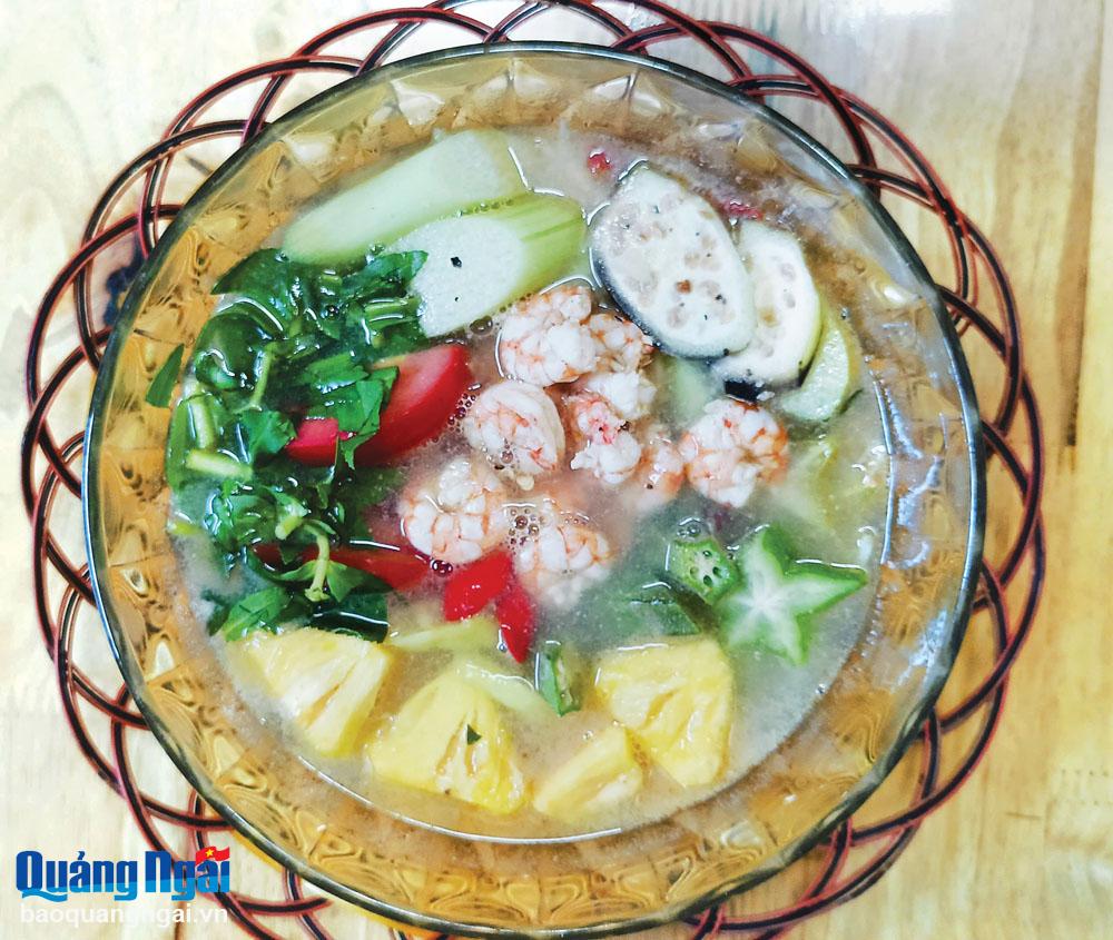 Tôm nấu canh chua 