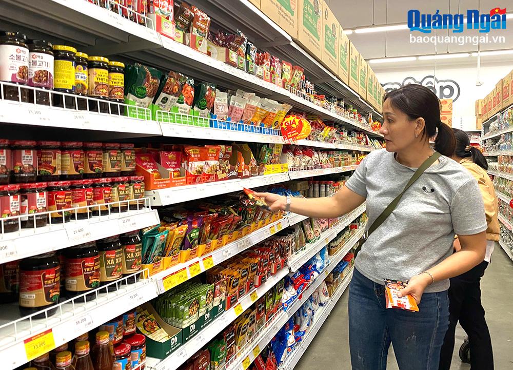 Dự trữ thực phẩm mùa mưa bão