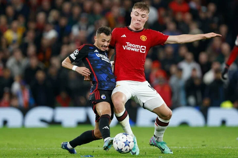 Onana cản phạt đền, Man Utd thắng trận đầu tại Champions League