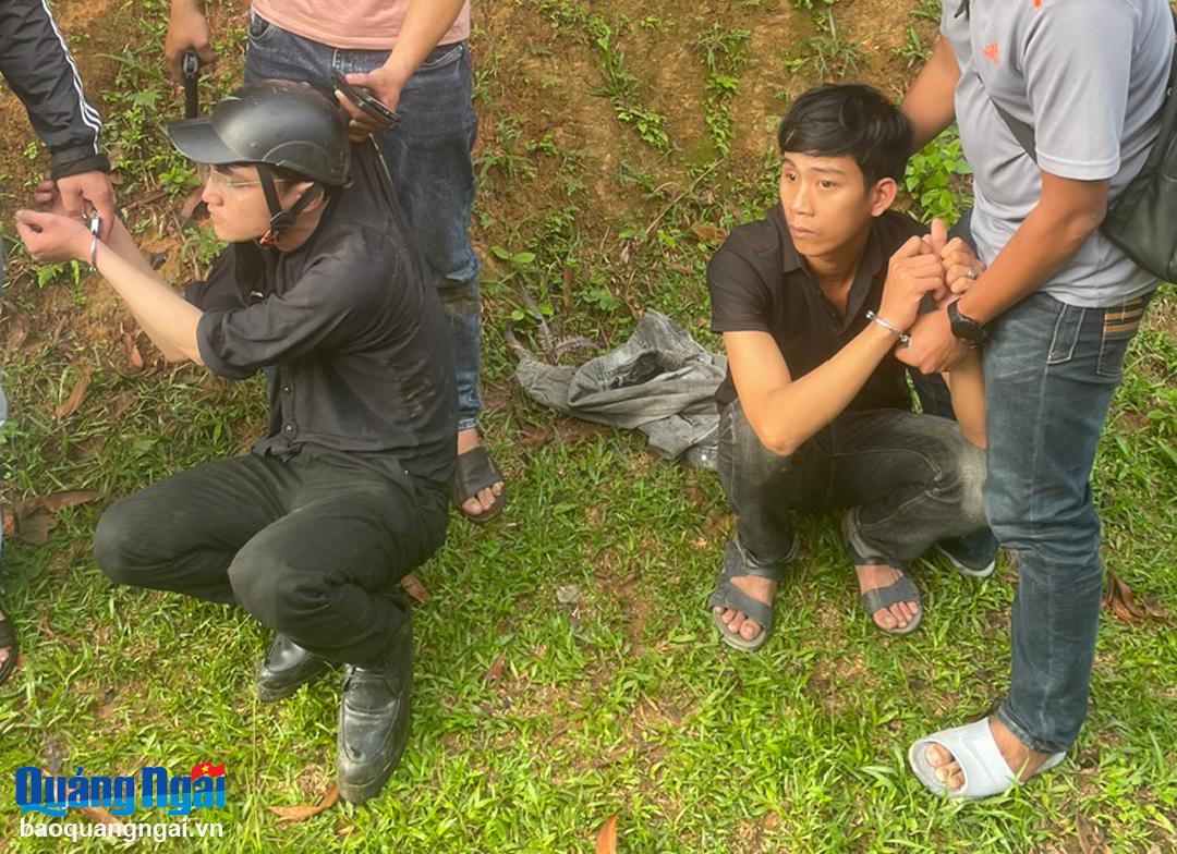 Bắt giữ 2 đối tượng sau gần 30 giờ gây án