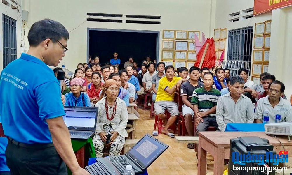 Đưa chính sách an sinh đến với người dân